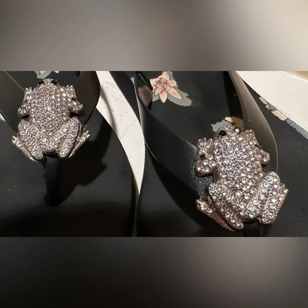 Marc Fisher Crystal Frog Flip Flops Black 9